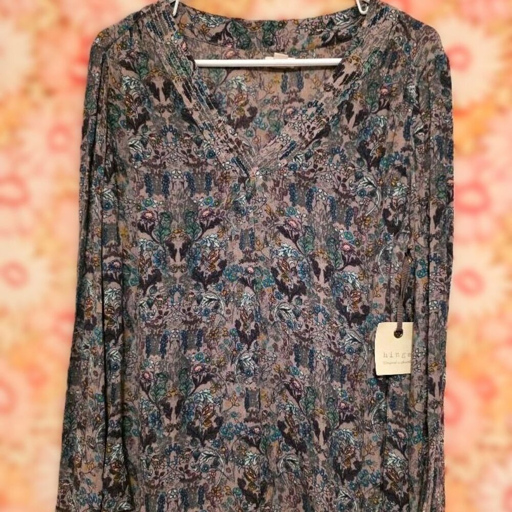 NWT Beautiful Nordstrom Hinge Multi-Colored Floral V-Neck Long Sleeve Blouse